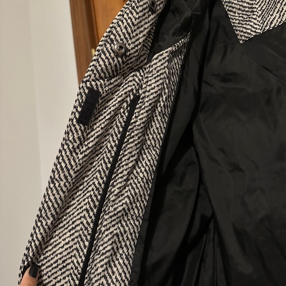 Columbia Down Jacket, Womens Large. Icy Heights II - Picture 7 of 12